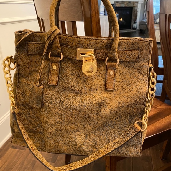 MICHAEL KORS Mercer Medium Leather Accordion Crossbody  MK handbag